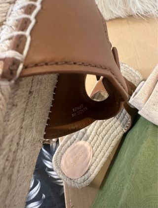 Sandalias Gucci planas marrones