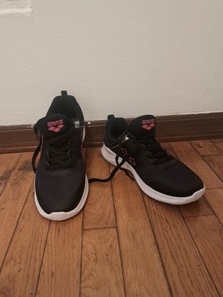 Scarpe Arena Running - Nere/Rosa