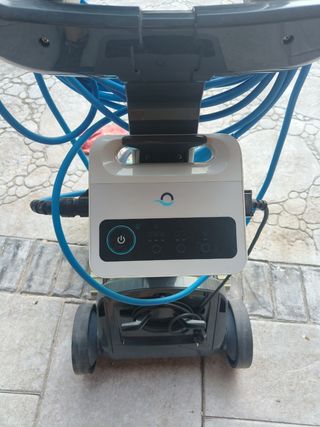 Robot limpiafondos piscina