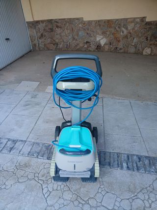 Robot limpiafondos piscina