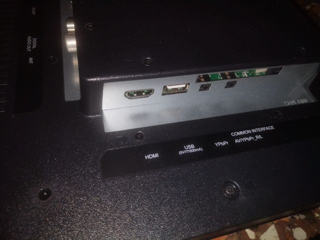 TV LED 22" - HDMI, VGA