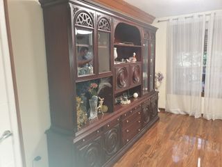 Mueble Comedor antiguo tallado