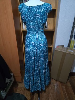 Vestido largo verdeazulado y blanco