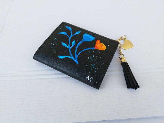 Portafoglio nero dipinto a mano