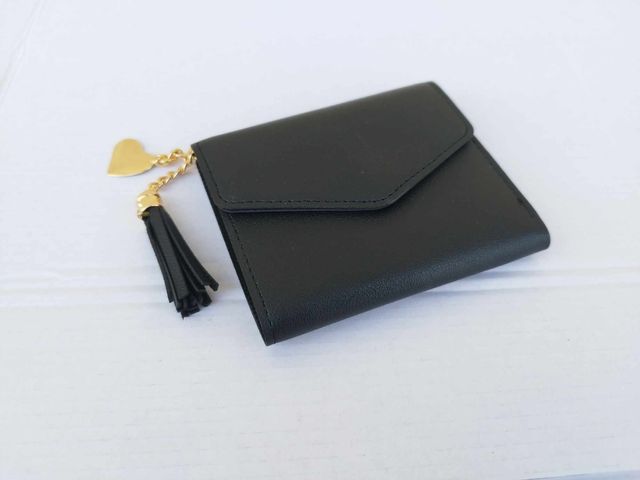 Portafoglio nero dipinto a mano