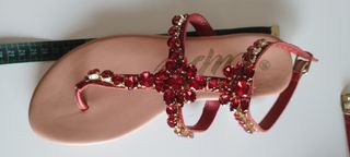 Sandalias planas rojas con cristales ideal bodas