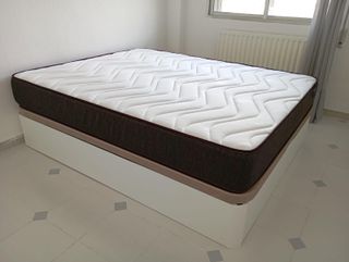 Cama matrimonio - colchón viscoelástico