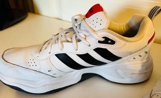 Zapatillas Adidas Strutter - rojas y blancas