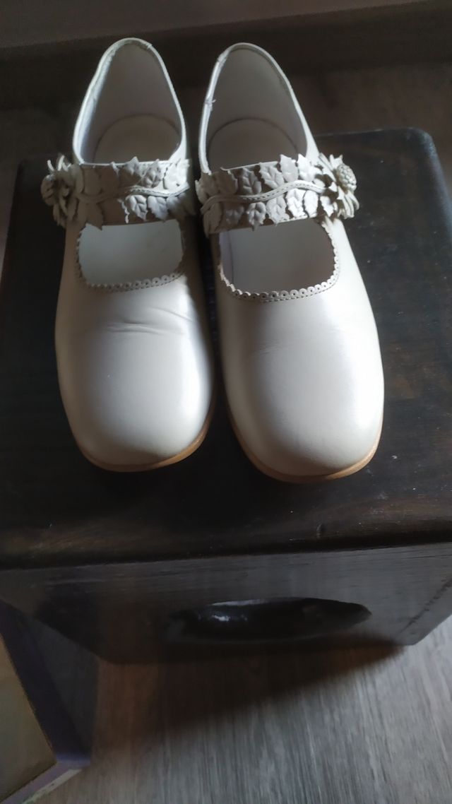 Zapatos comunión CORRECAminos beige