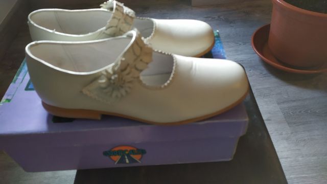 Zapatos comunión CORRECAminos beige