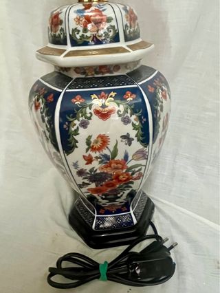 Lampara sobremesa de porcelana China vintage 