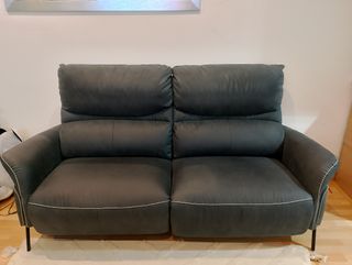 Sofá reclinable 2 plazas en perfecto estado.