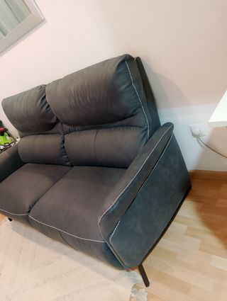 Sofá reclinable 2 plazas en perfecto estado.