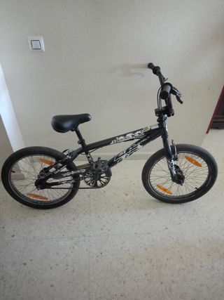 Bicicleta BMX negra