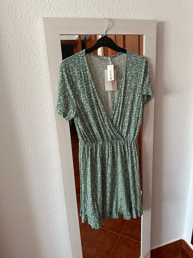 Vestido flores mini verde talla M