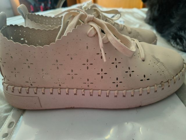 Zapatillas casi nuevas