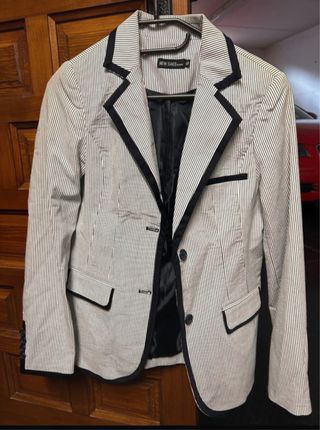 Chaqueta NEW SAKS rayas blanco-negro