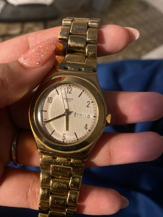 Reloj Swatch Irony dorado