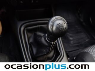 Toyota Hilux 2.4 D-4D Doble Cabina GX 110 kW (150 CV)