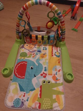 Gimnasio musical bebé Fisher-Price piano pataditas