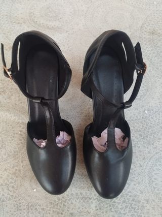 Zapatos negros tacón 39