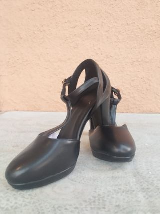 Zapatos negros tacón 39