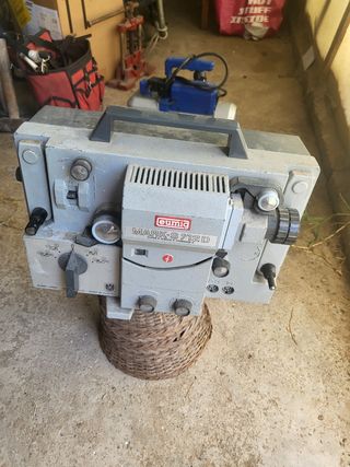 Proiettore EuMiG Mark S 712D