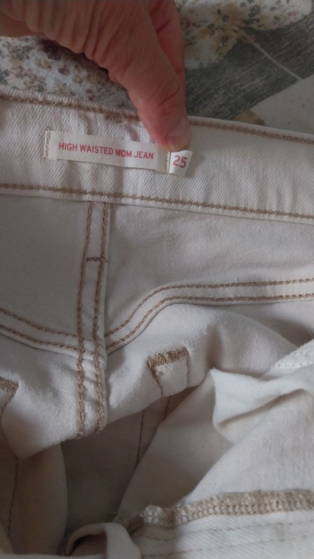 Jeans Levi's Strauss Tg 25 panna mon fit