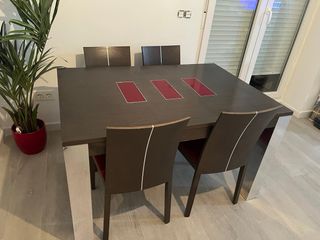Aparador,mesa y 4 sillas