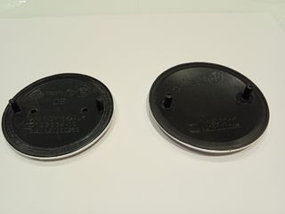 2 EMBLEMAS BMW PARA CAPO 8,2CMS Y MALETERO 7,4CMS.