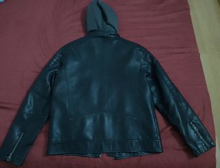 Chaqueta cuero niño negra c/ capucha