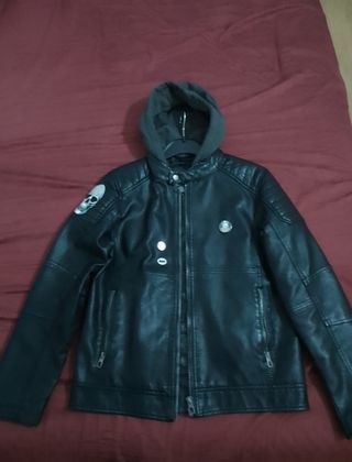 Chaqueta cuero niño negra c/ capucha