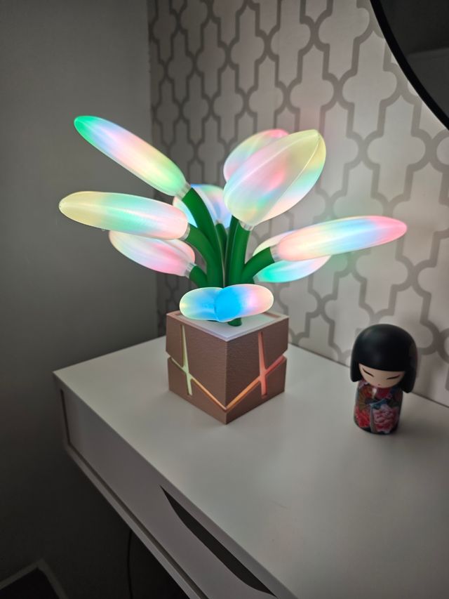 Lámpara LED 3D floral.