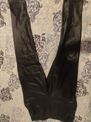 Leggins negros Shein efecto cuero