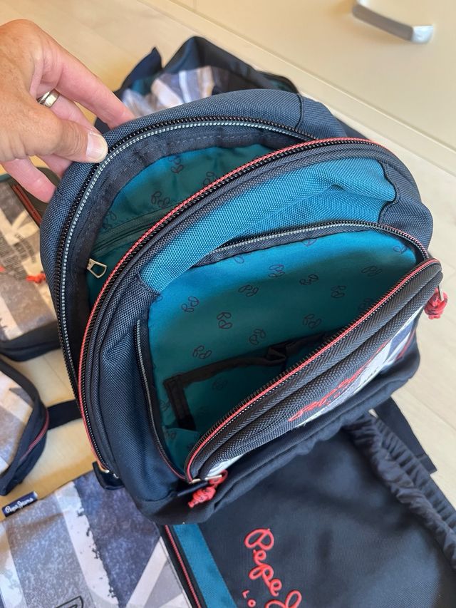 Pepe Jeans: nuovo set scolastico