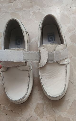 ZAPATOS DE PIEL. NÚMERO 35
