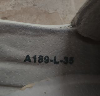ZAPATOS DE PIEL. NÚMERO 35