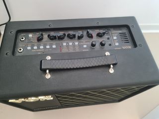 Amplificador guitarra eléctrica marca VOX