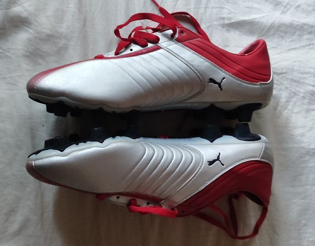 Botas fútbol PUMA vintage rojas y plateadas