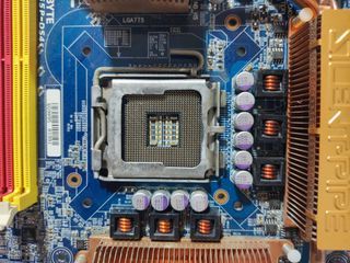 Placa base Gigabyte GA-965P-DS4