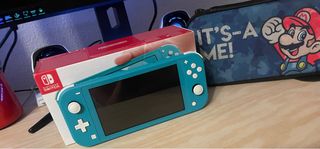 Nintendo Switch Lite + Mario kart