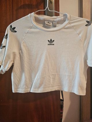 Top Adidas blanco