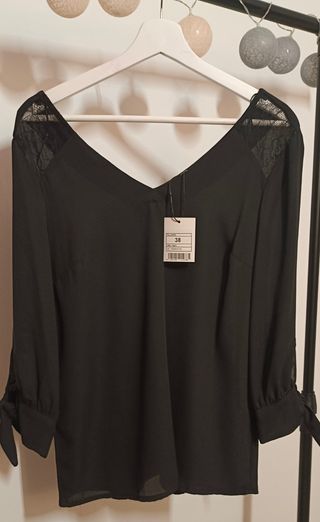 Blusa negra encaje