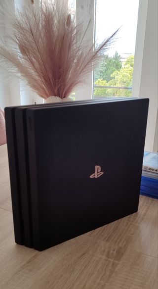 PS4 Pro (PlayStation 4) 1TB