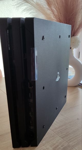 PS4 Pro (PlayStation 4) 1TB