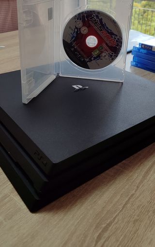 PS4 Pro (PlayStation 4) 1TB