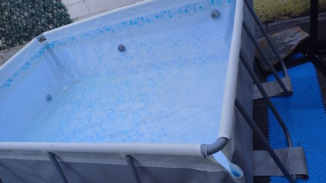 Piscina y depuradora