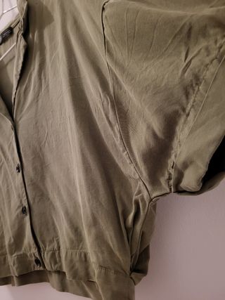 Blusa verde ancha