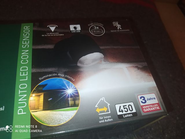 Foco led con sensor de movimiento - 450 lúmenes