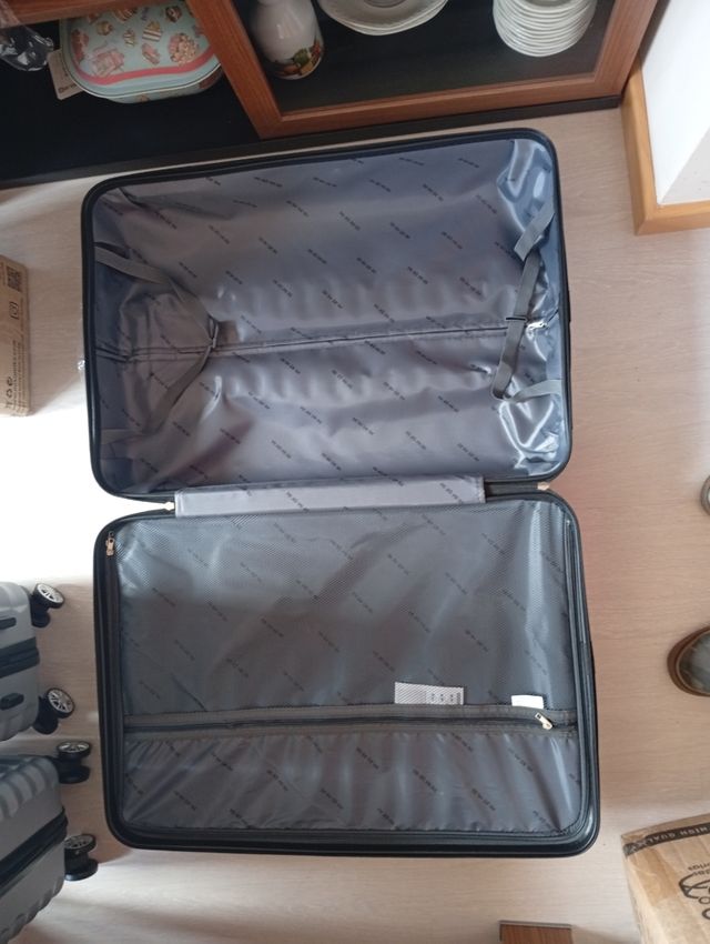 3 Maletones por solo   84 